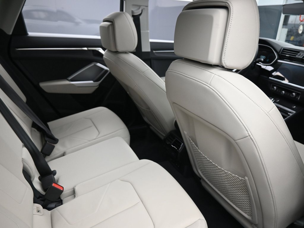 Used 2024 Audi Q3 2.0T Premium w/ Convenience Package image 39