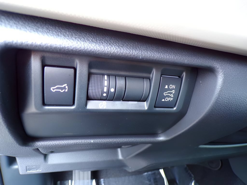 Certified 2025 Subaru Forester Premium AWD/4WD image 21