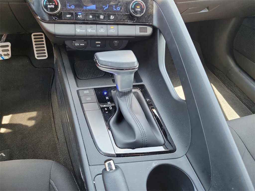 Used 2025 Hyundai Elantra Sport image 25