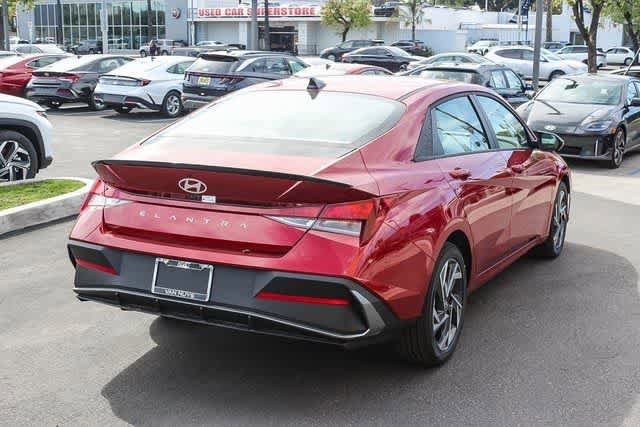 Certified 2025 Hyundai Elantra Sport FWD image 4