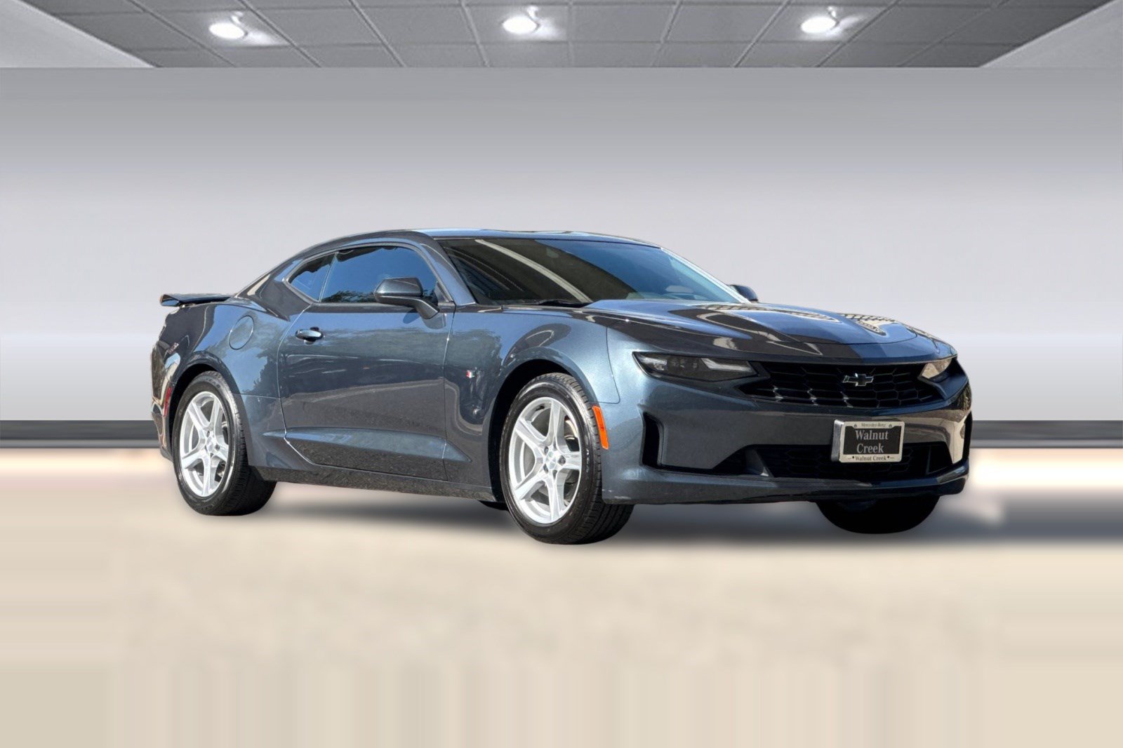 Used 2023 Chevrolet Camaro LT RWD image 7