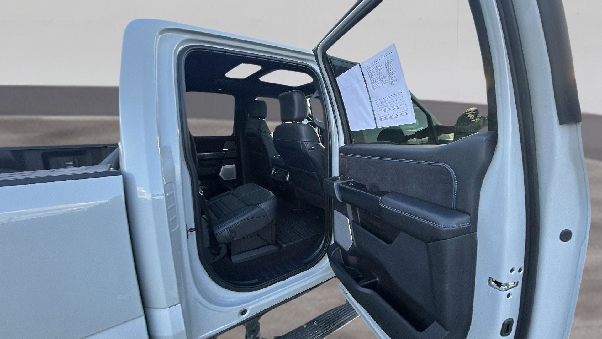 Used 2025 Ford F250 Platinum image 27