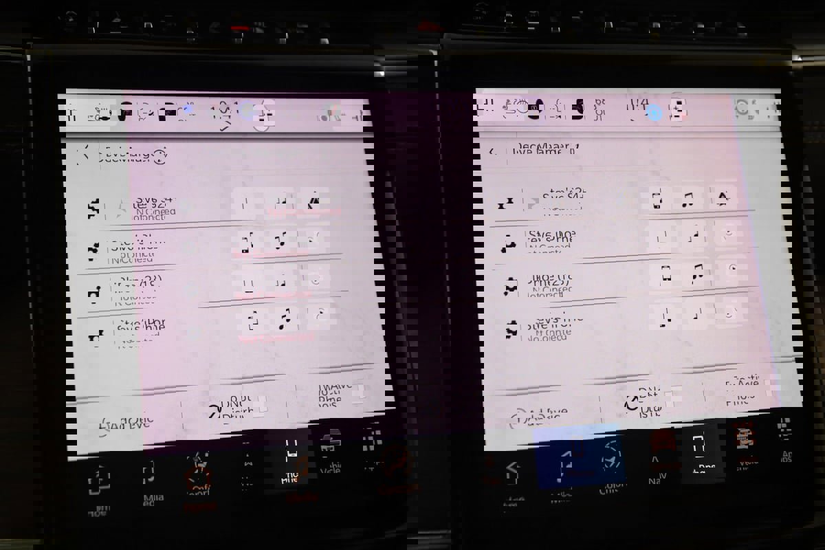 Used 2023 Jeep Grand Cherokee Summit w/ Luxury Tech Group V image 10