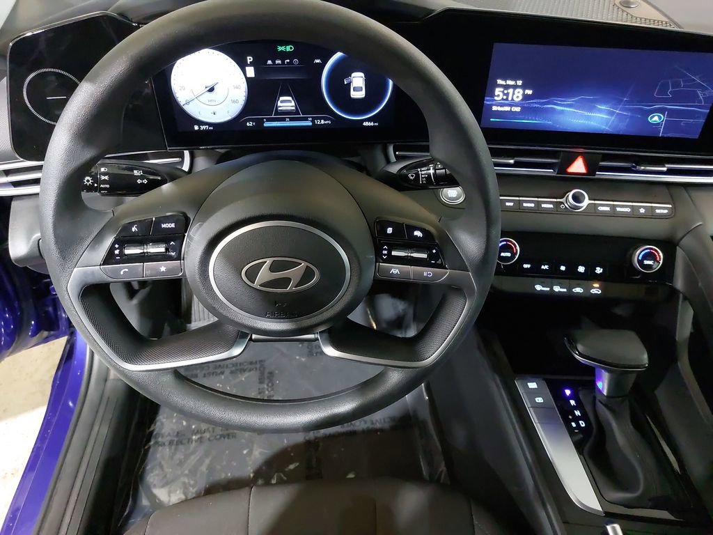 Certified 2024 Hyundai Elantra SEL image 17