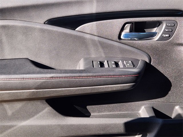 Used 2020 Honda Pilot Black Edition image 24