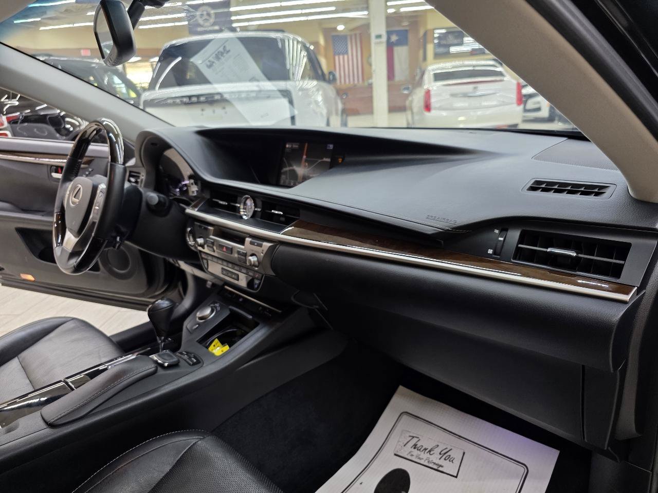 Used 2015 Lexus ES 350 w/ Luxury Package FWD image 21