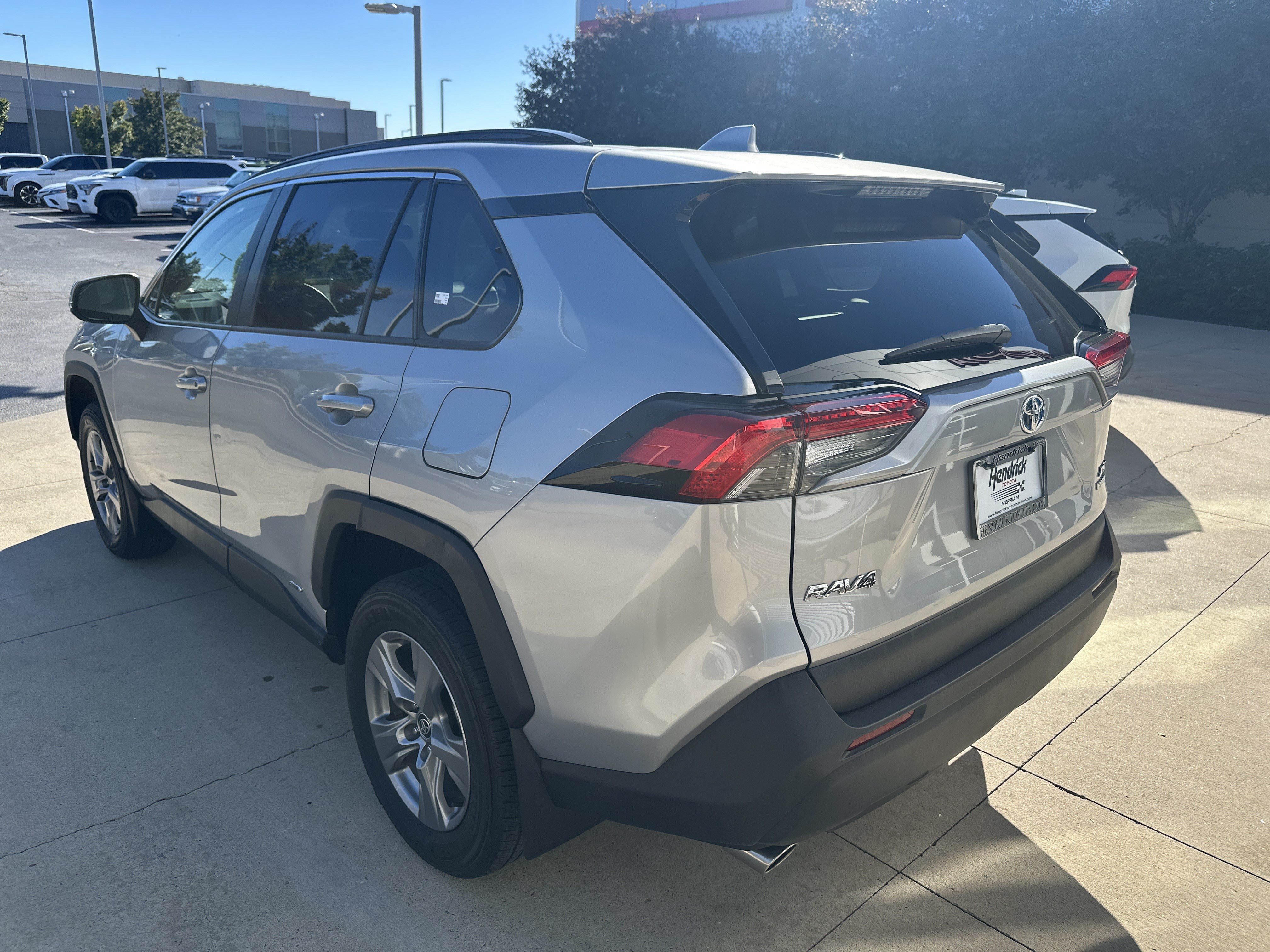 Used 2024 Toyota RAV4 XLE AWD/4WD image 6