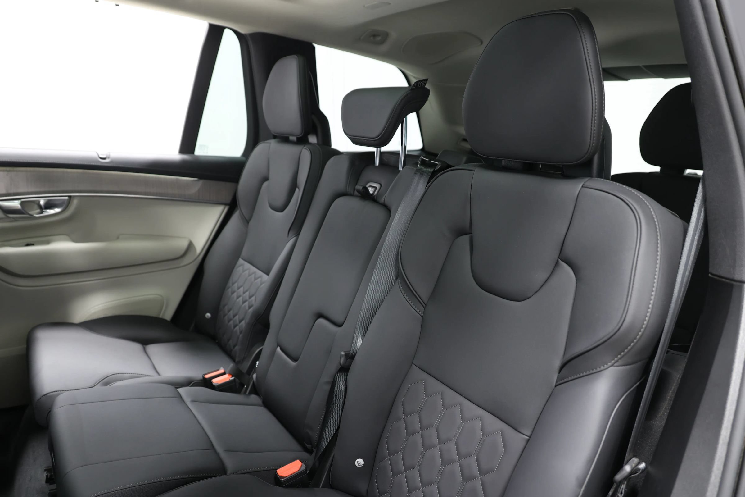 Used 2025 Volvo XC90 T8 Plus w/ Protection Package Premier AWD/4WD image 51