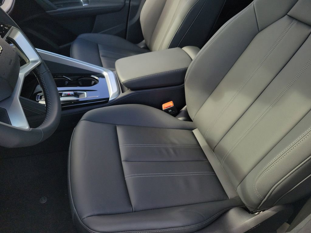 New 2025 Audi Q5 Premium Plus image 17