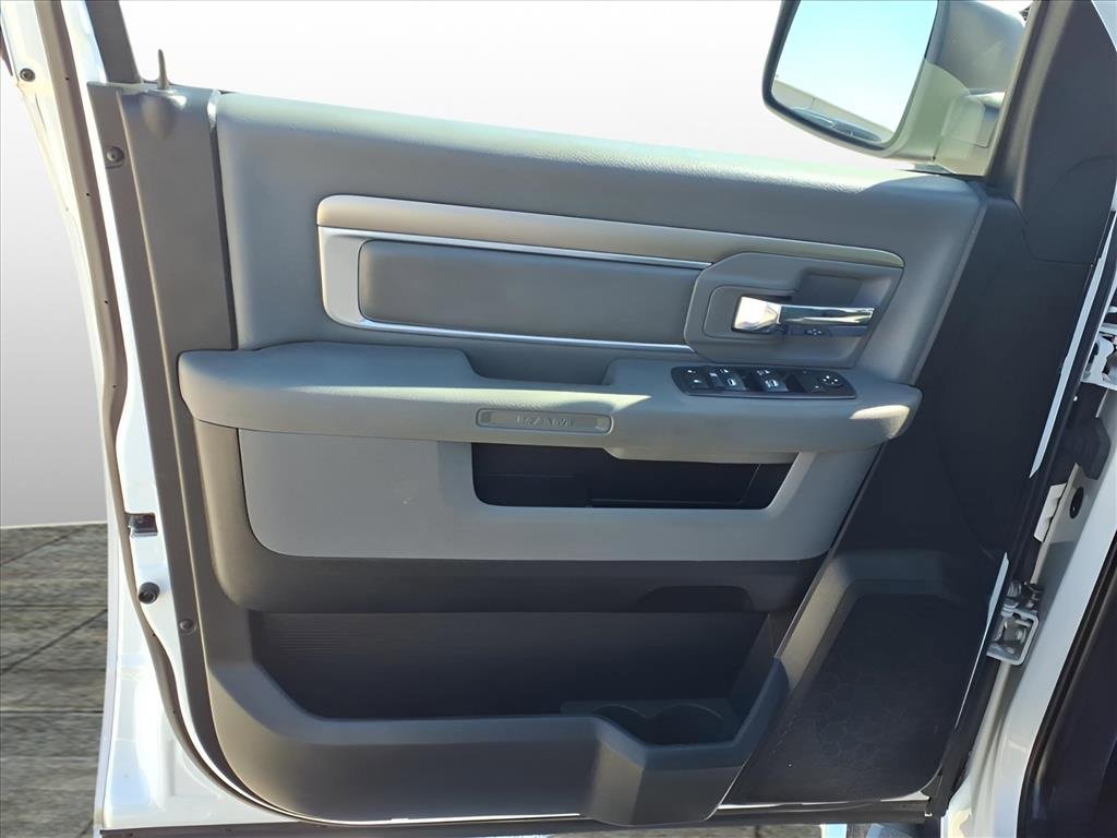 Used 2019 RAM 1500 Classic SLT image 12