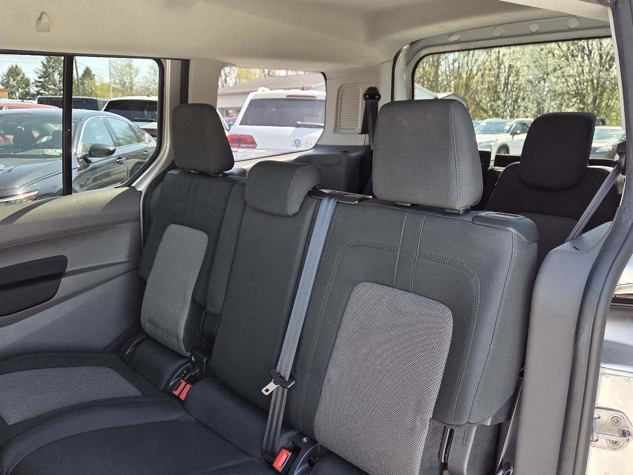 Used 2021 Ford Transit Connect XL image 17