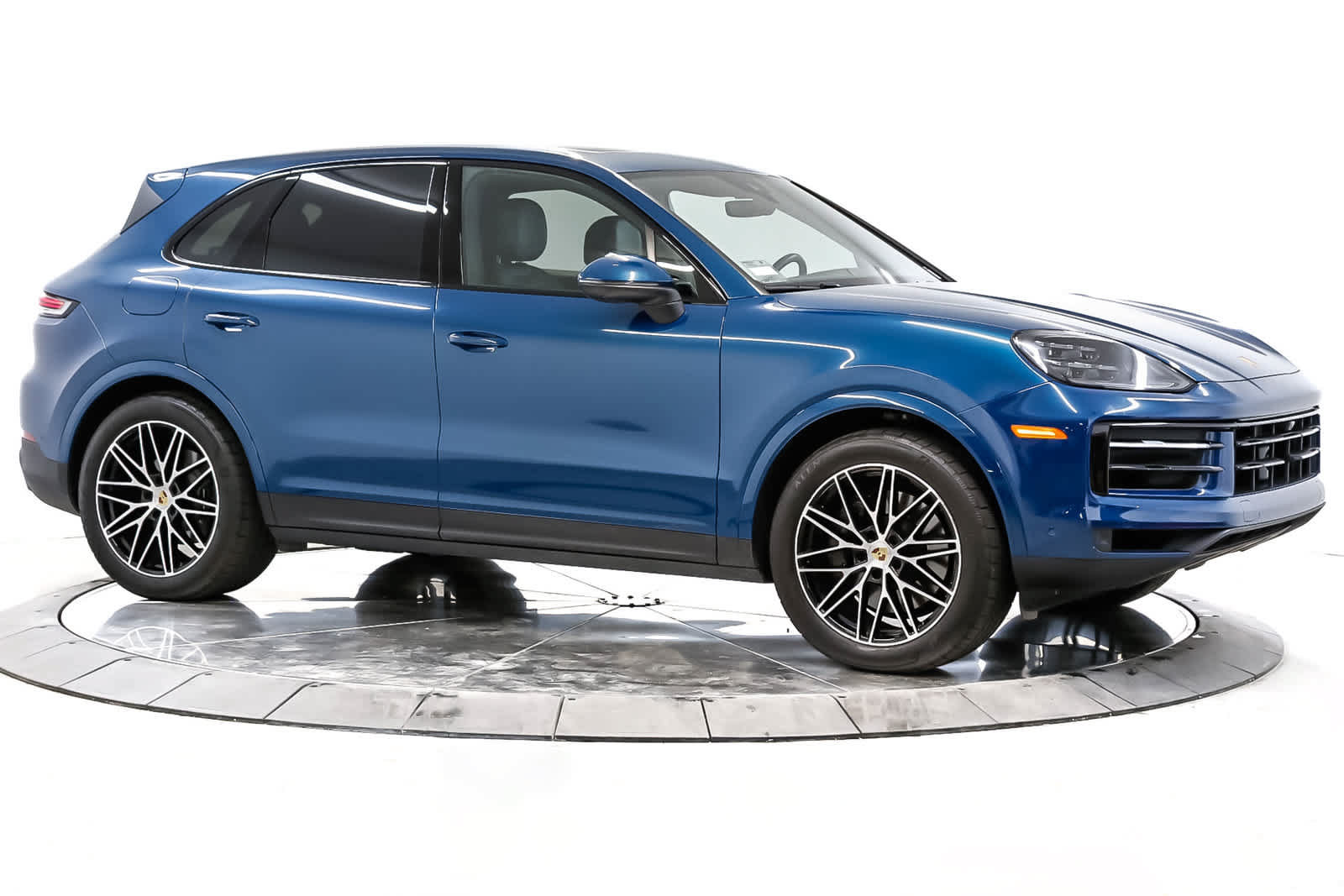 Certified 2024 Porsche Cayenne AWD/4WD image 7