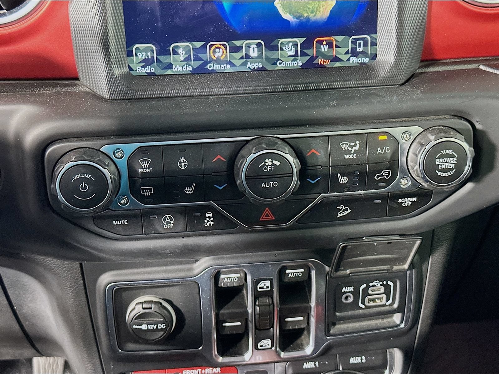 Used 2018 Jeep Wrangler Unlimited Rubicon AWD/4WD image 16