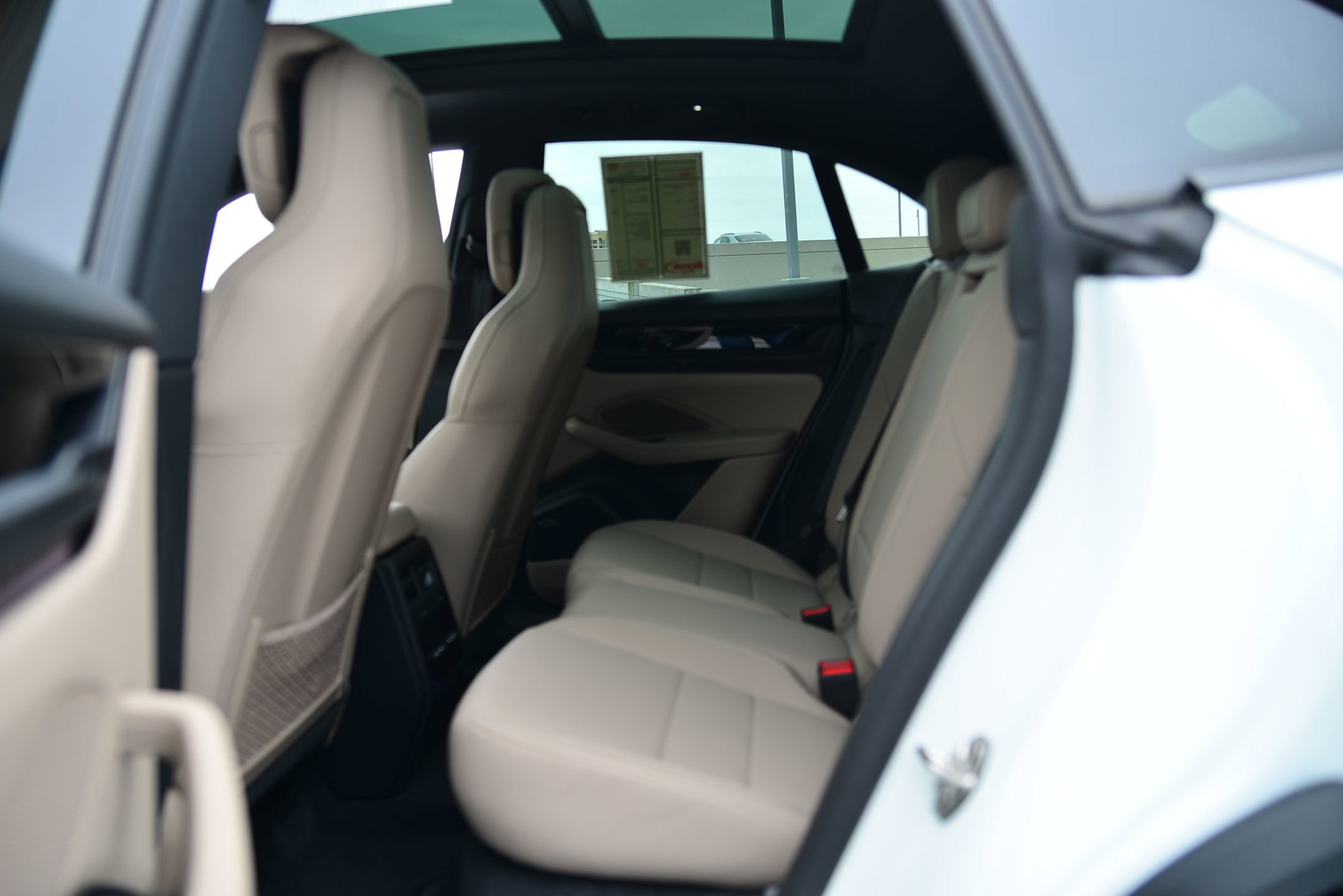 New 2025 Porsche Macan Electric RWD image 14