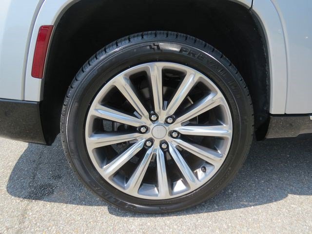 Used 2023 Jeep Grand Wagoneer Series II AWD/4WD image 14