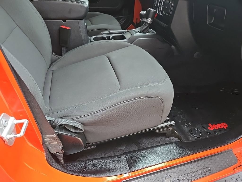 Used 2020 Jeep Wrangler Unlimited Sahara w/ Uconnect 4C Nav & Sound Group image 78