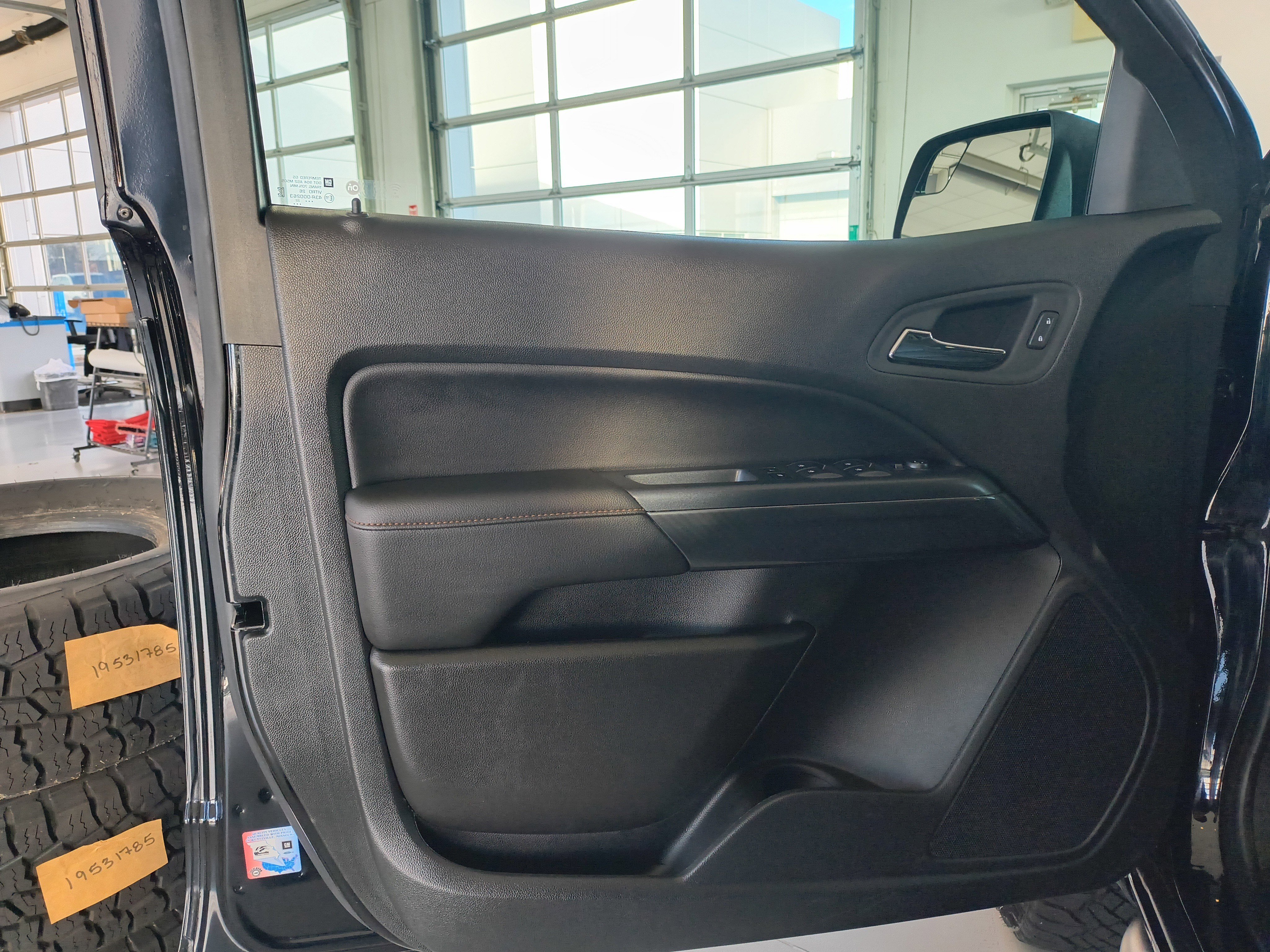 Used 2022 GMC Canyon AT4 w/ Trailering Package image 8