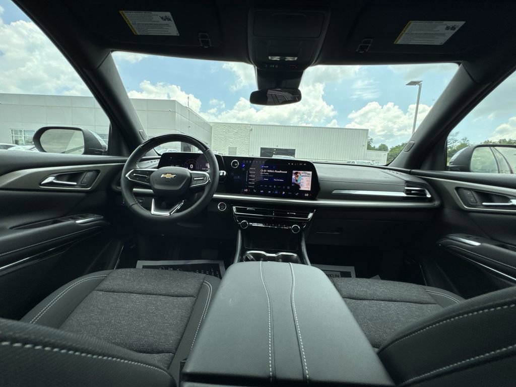 New 2025 Chevrolet Traverse LT w/ Enhanced Driving Package image 10