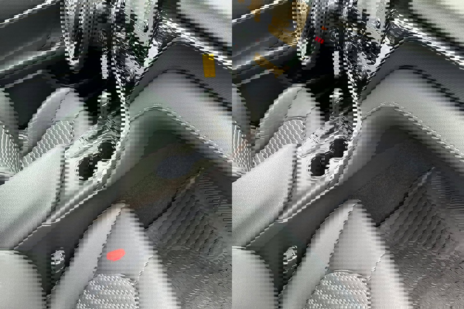 Used 2023 Toyota Camry SE image 16