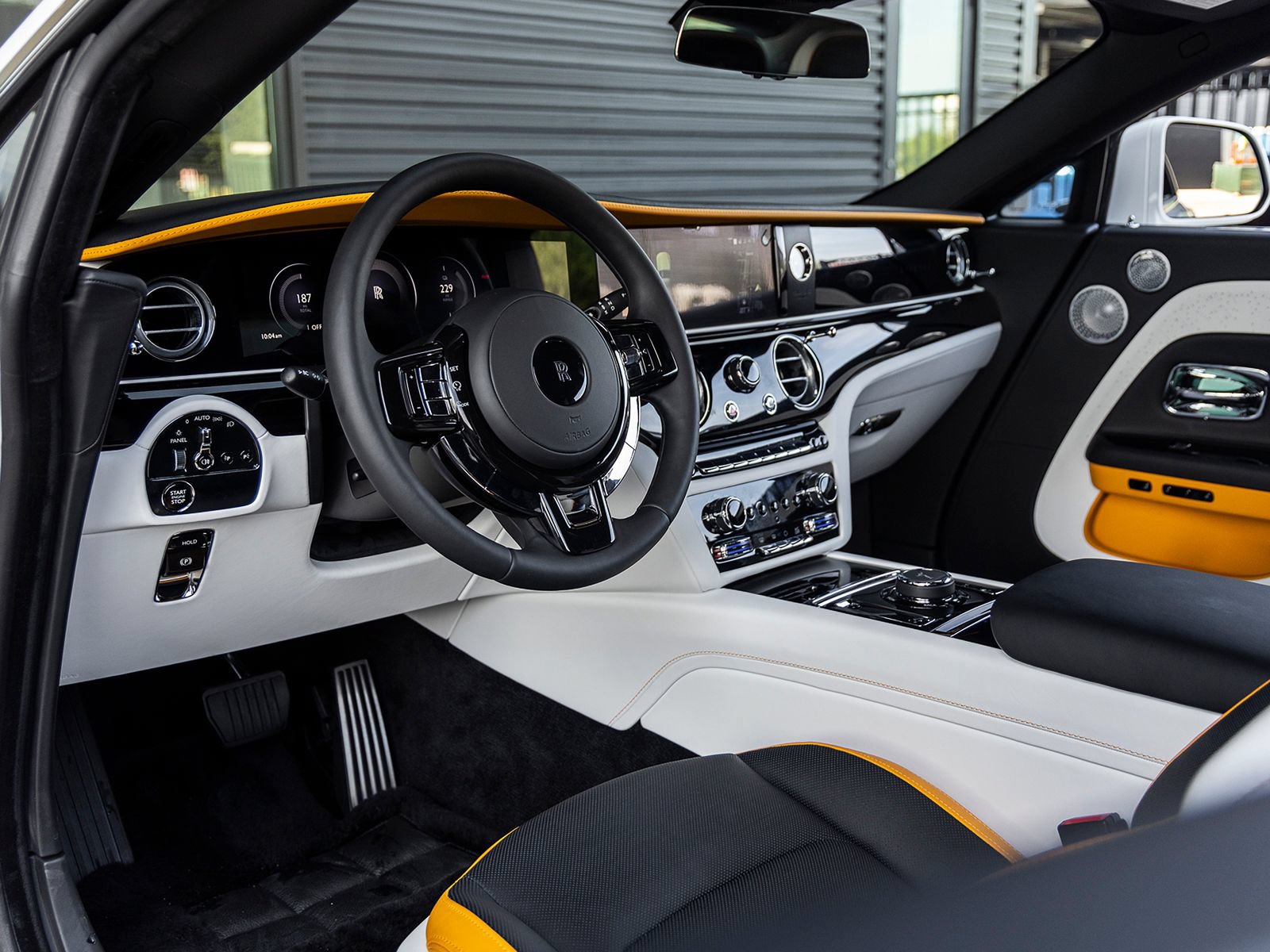 Used 2024 Rolls-Royce Spectre AWD/4WD image 31