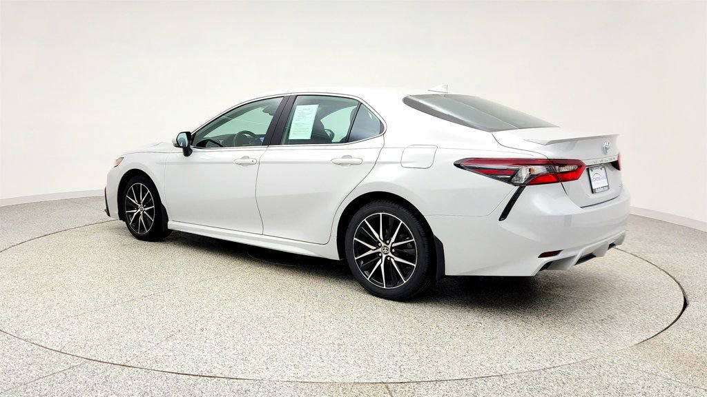 Used 2023 Toyota Camry SE FWD image 7