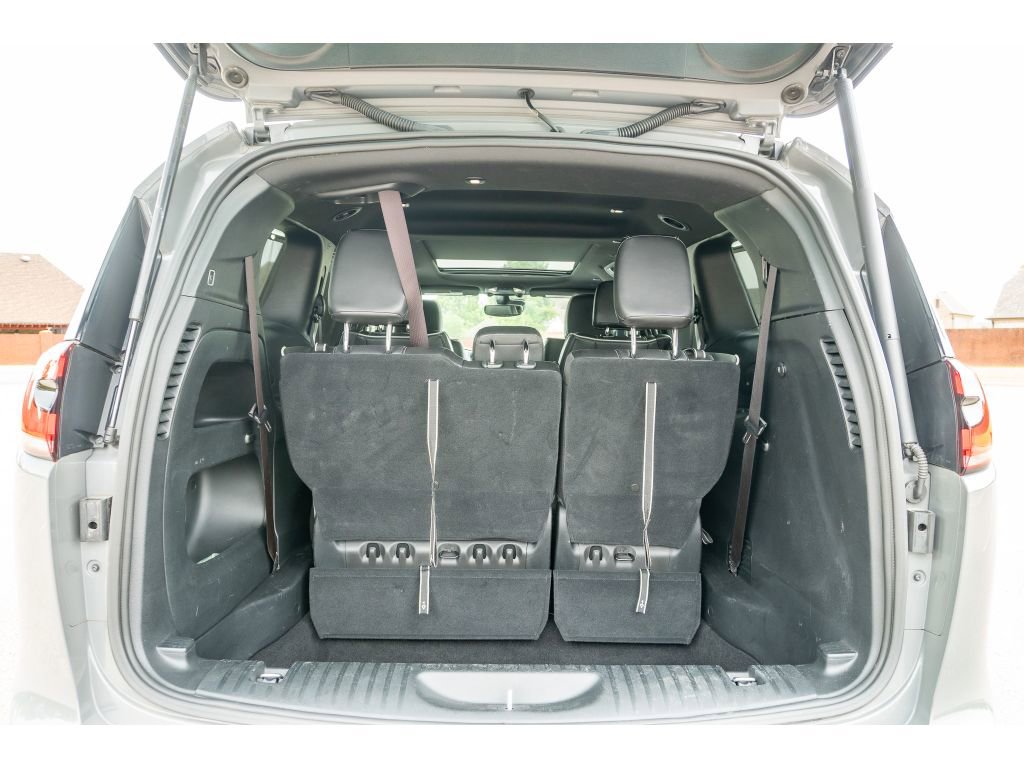 Used 2025 Chrysler Pacifica Limited FWD image 18