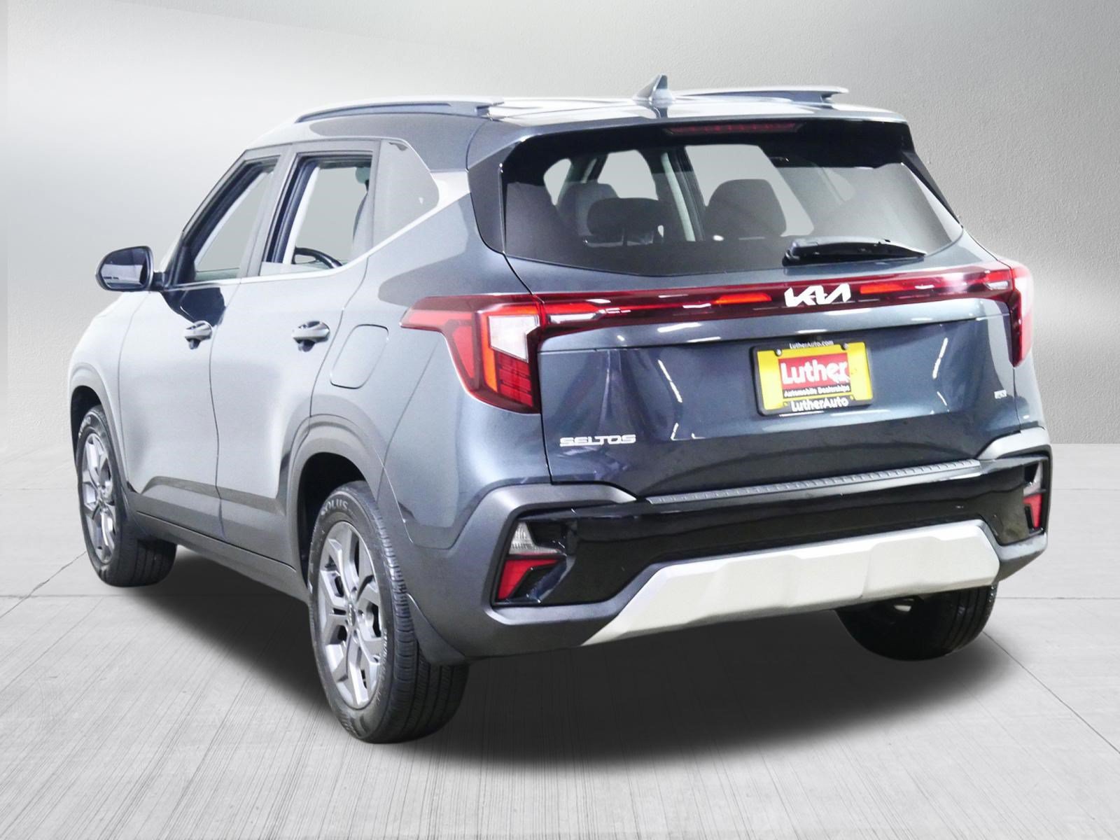 Used 2024 Kia Seltos S AWD/4WD image 5