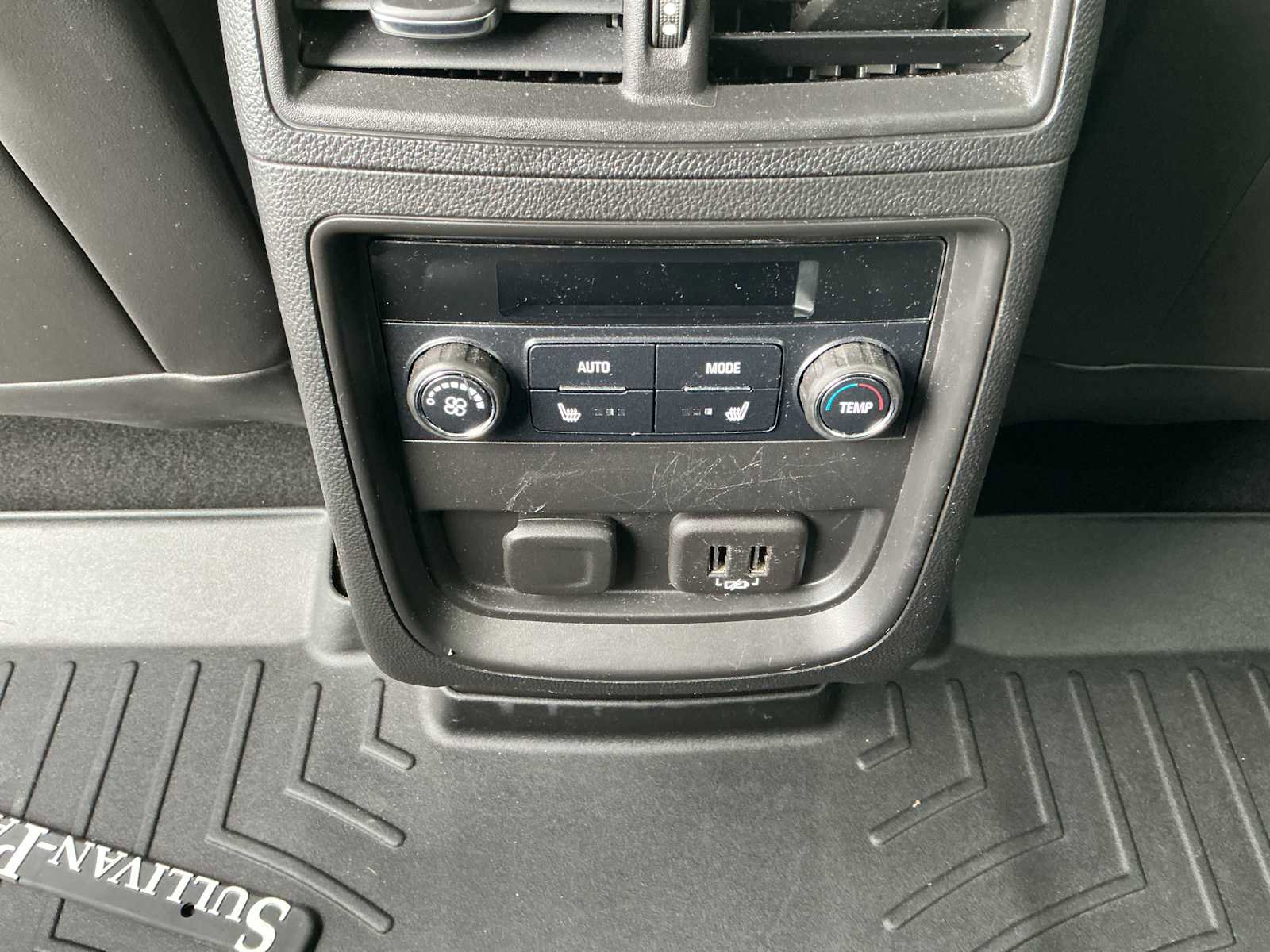 Used 2020 Buick Envision Essence w/ Experience Buick Package FWD image 16