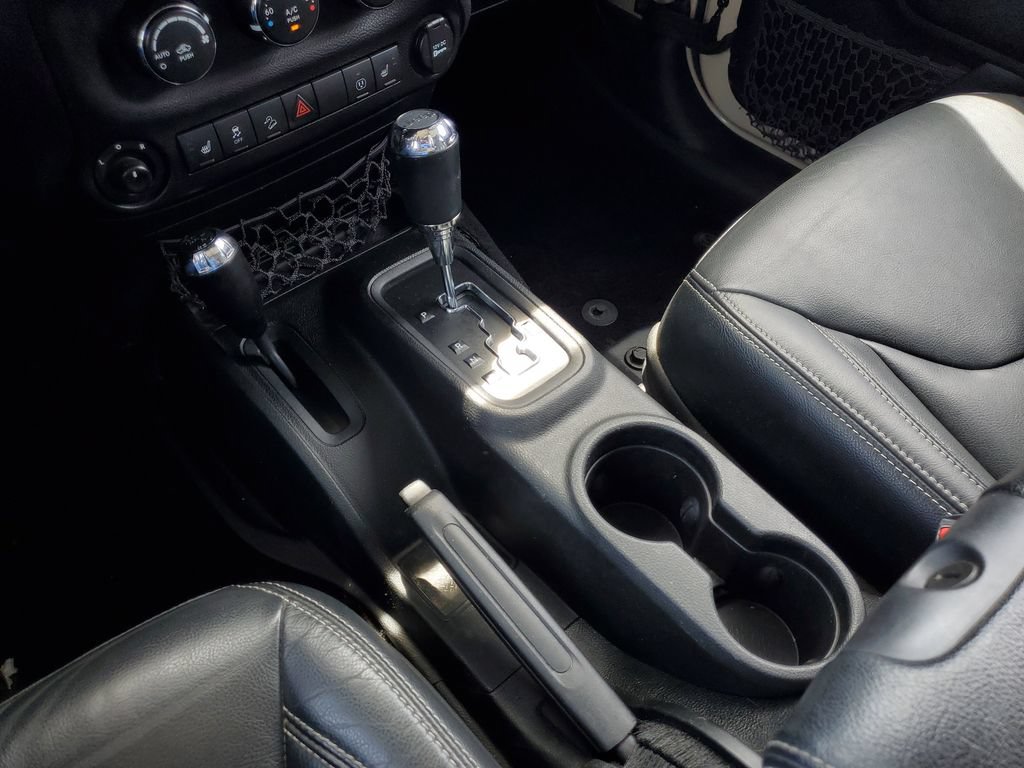 Used 2016 Jeep Wrangler Unlimited Rubicon AWD/4WD image 27