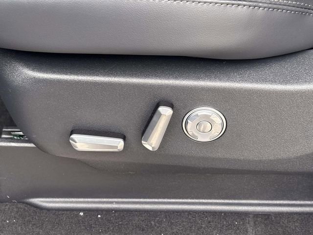 New 2026 Lincoln Navigator L Premier image 24