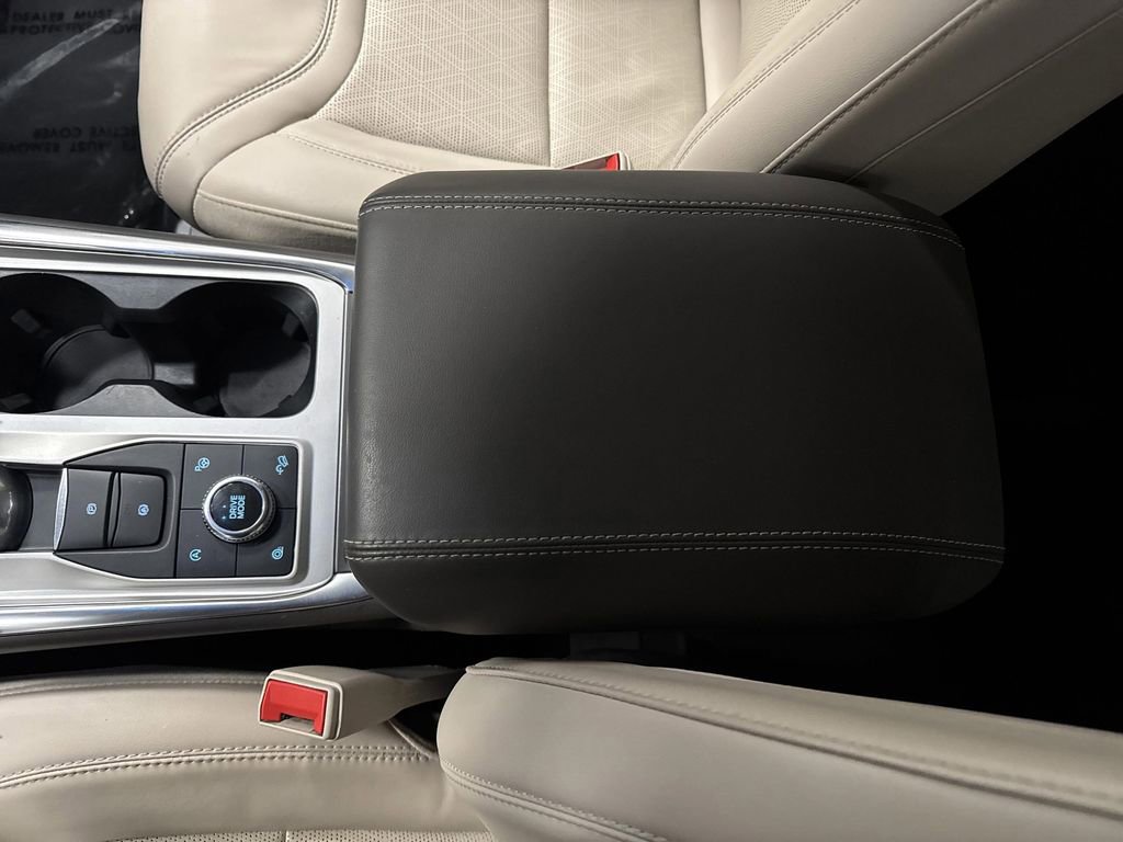 Used 2023 Ford Explorer Platinum w/ Class IV Trailer Tow Package image 21