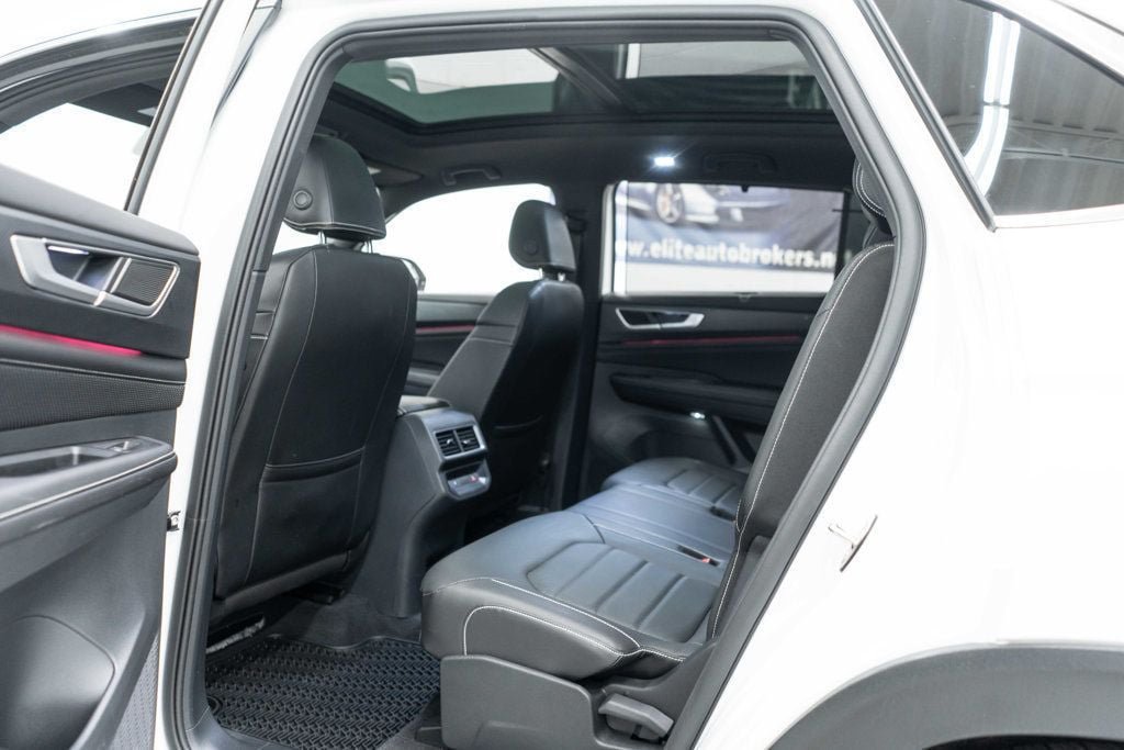 Used 2024 Volkswagen Atlas Cross Sport SEL R-Line AWD/4WD image 15