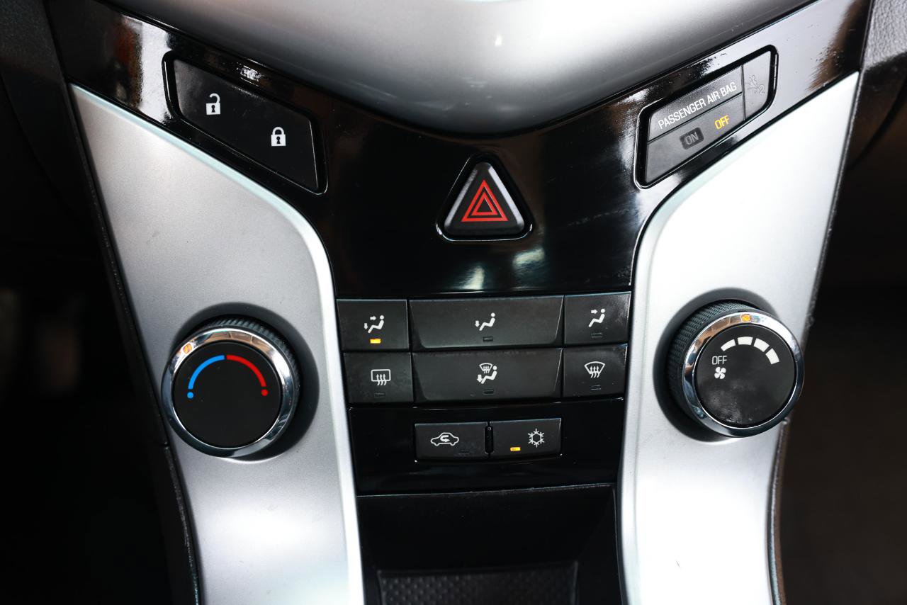 Used 2011 Chevrolet Cruze Eco FWD image 31