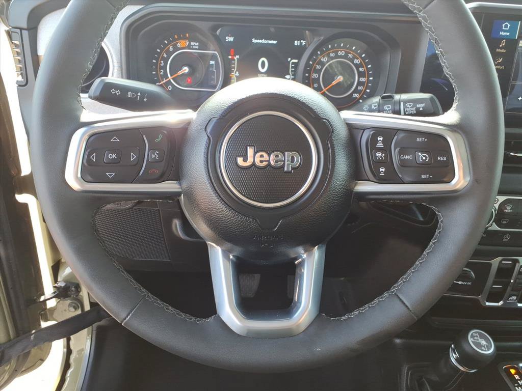 Used 2026 Jeep Wrangler Unlimited Sahara AWD/4WD image 23