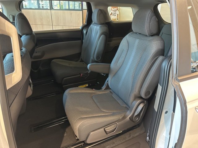 New 2026 Kia Carnival LX image 13