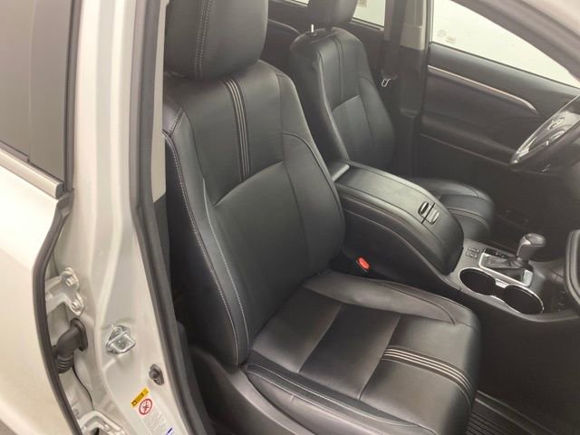 Used 2018 Toyota Highlander SE image 33