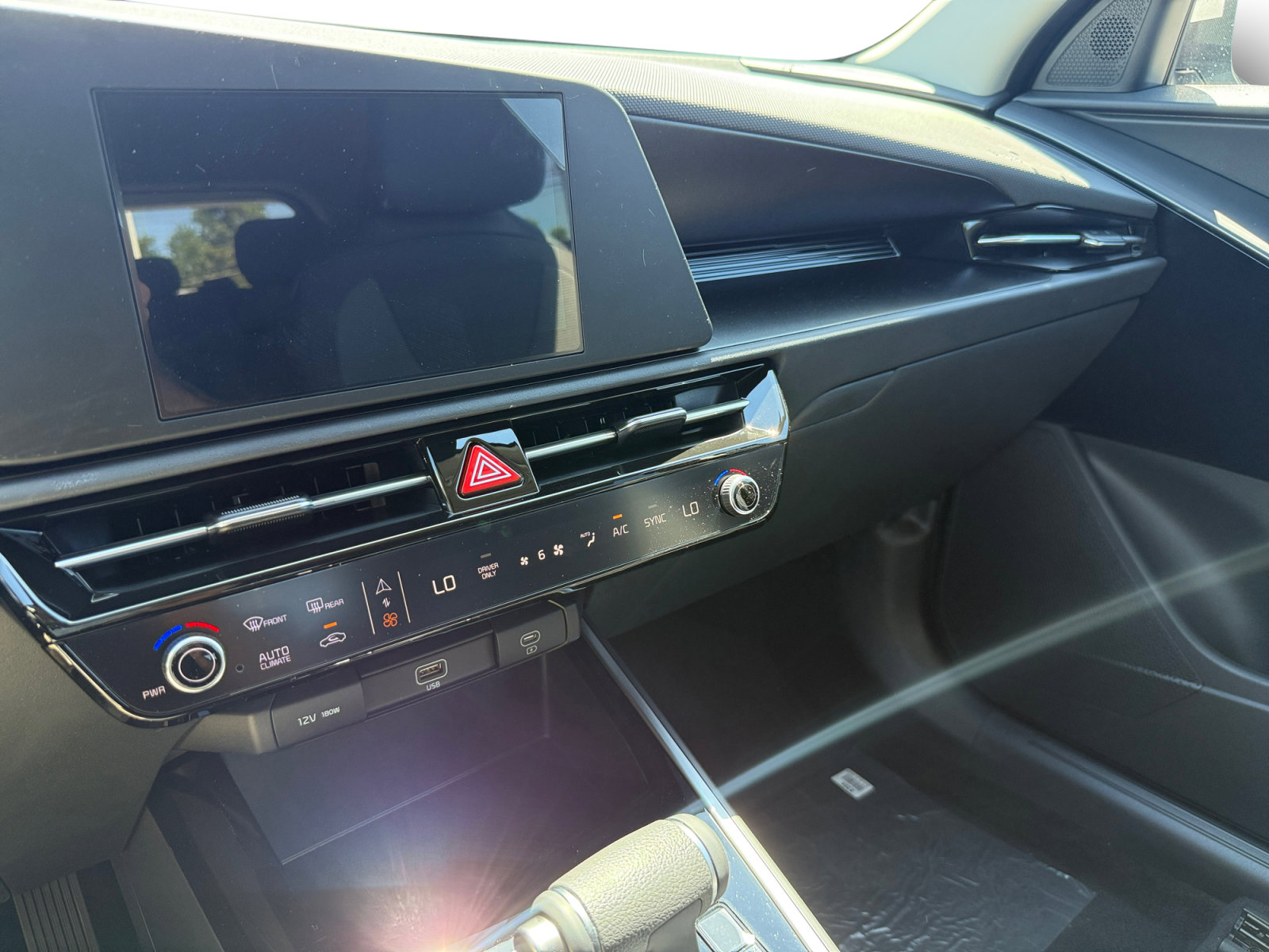 New 2026 Kia Niro LX FWD image 12