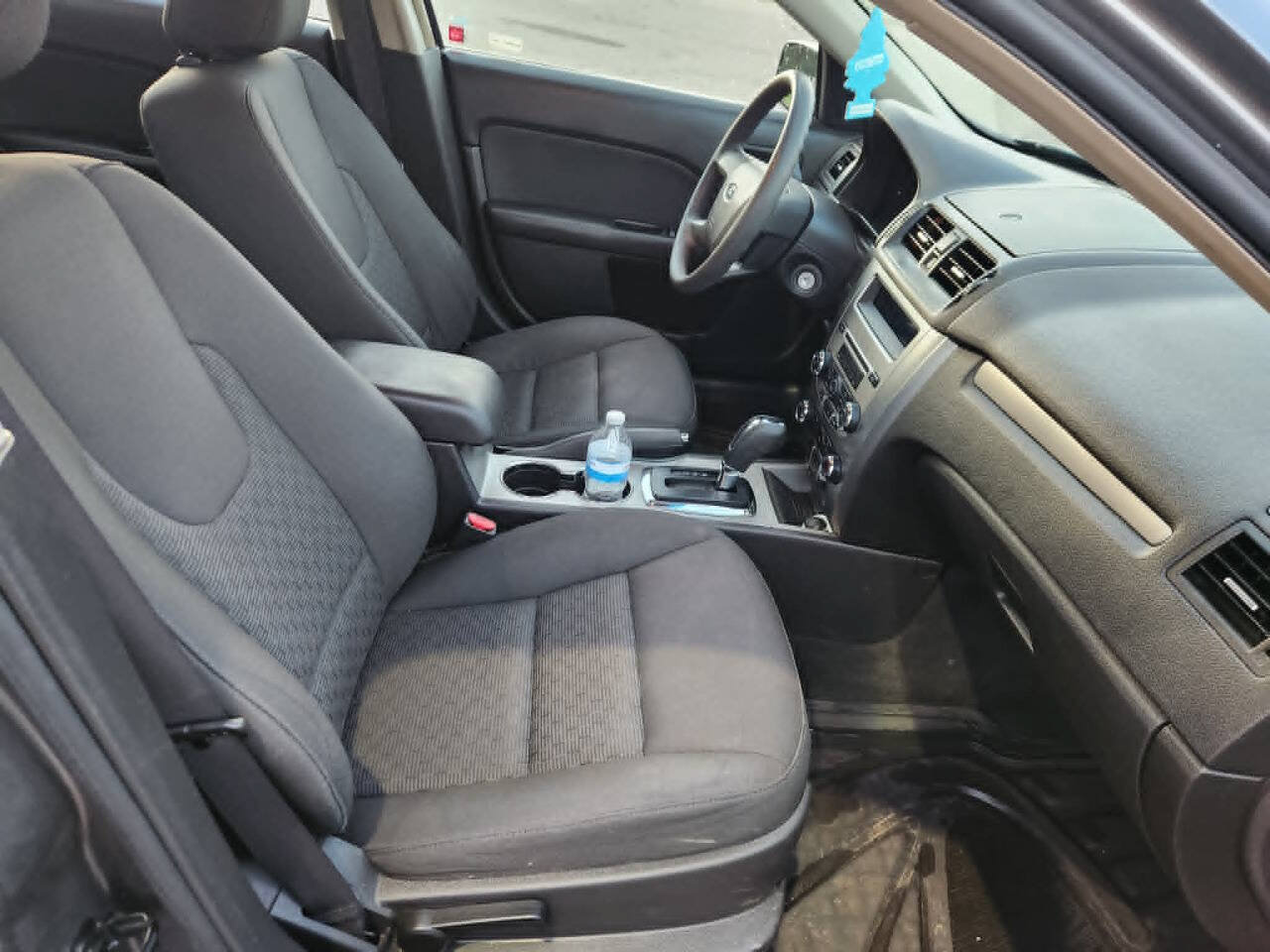 Used 2010 Ford Fusion SE FWD image 18