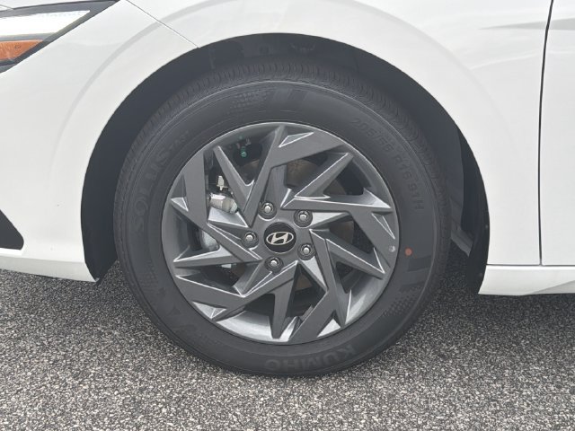 New 2026 Hyundai Elantra Hybrid FWD image 13