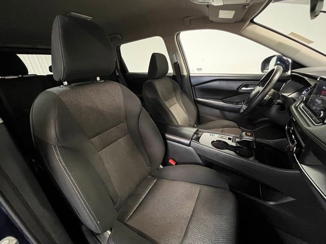 Used 2025 Nissan Rogue SV FWD image 9