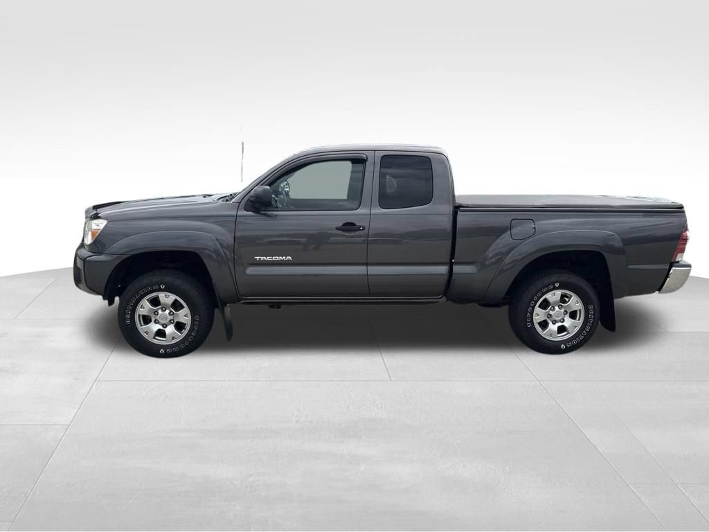 Used 2013 Toyota Tacoma 4x4 Access Cab V6 w/ SR5 Pkg image 2