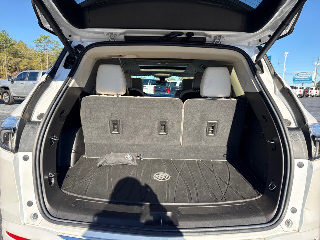 Used 2023 Buick Enclave Avenir image 19