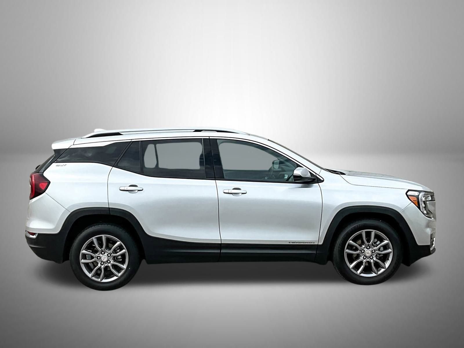 Certified 2022 GMC Terrain SLT image 4