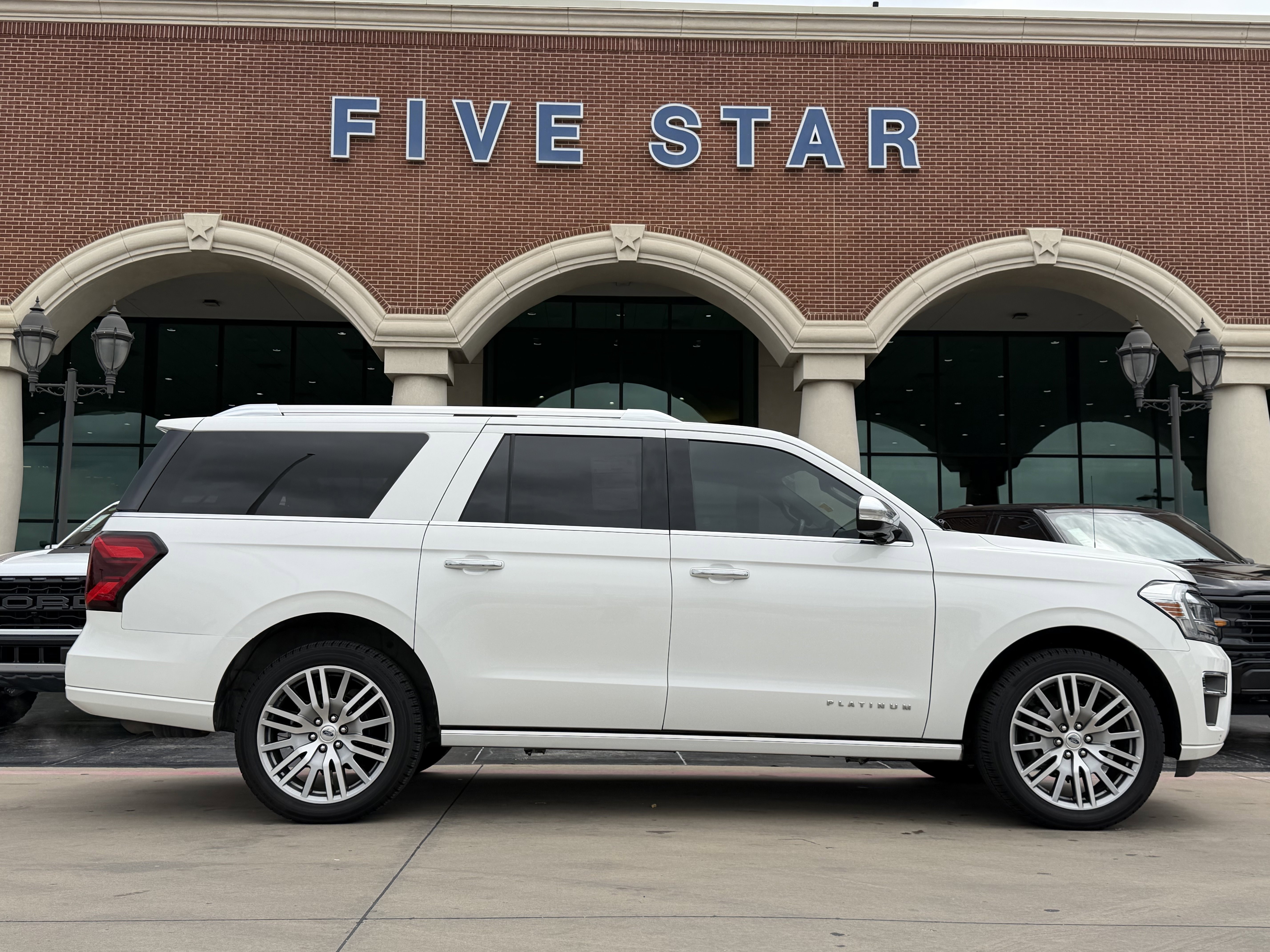 Certified 2023 Ford Expedition Max Platinum AWD/4WD image 3