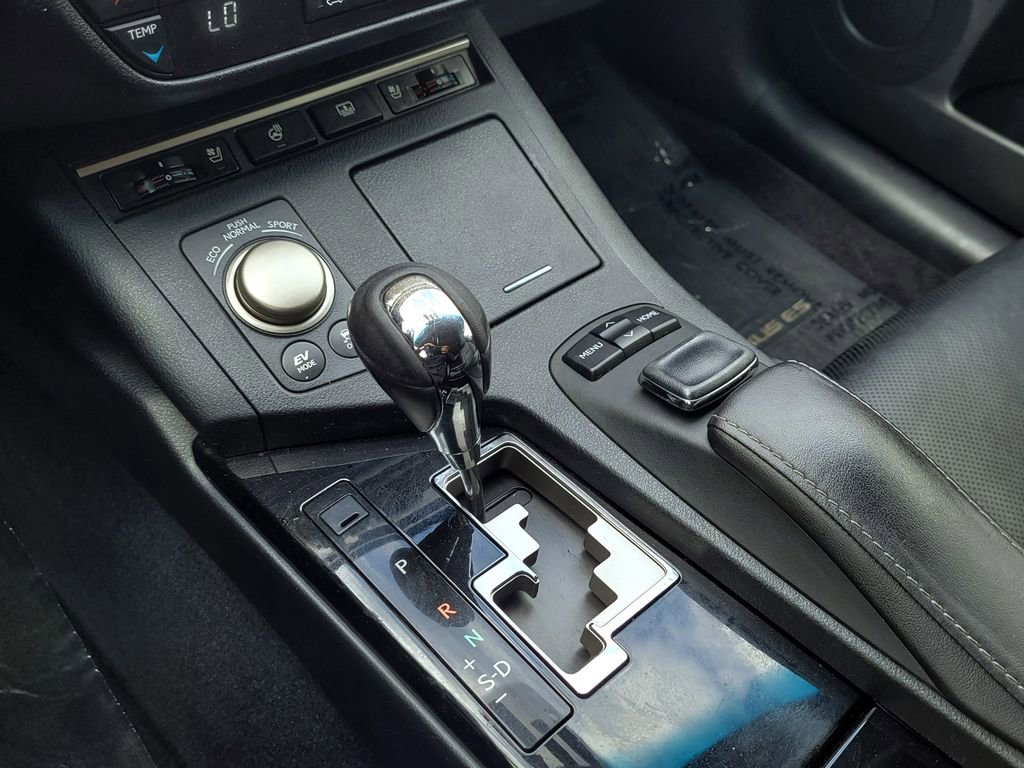 Used 2015 Lexus ES 300h w/ Navigation System Package image 21