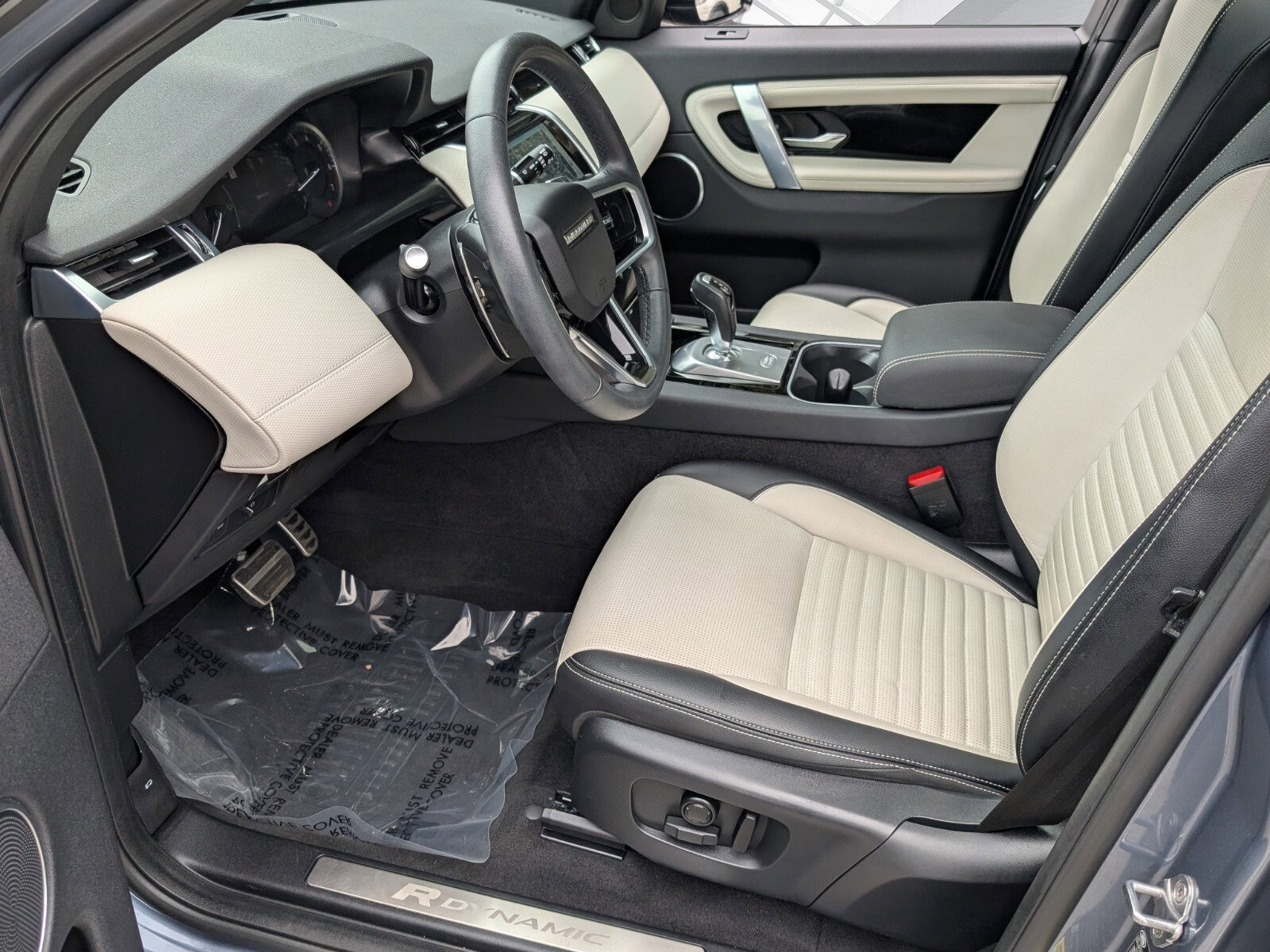 Used 2023 Land Rover Discovery Sport S R-Dynamic image 9