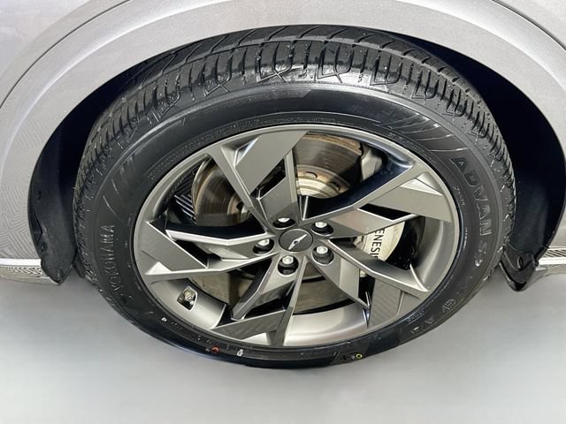 Used 2023 Genesis Electrified GV70 AWD/4WD image 4