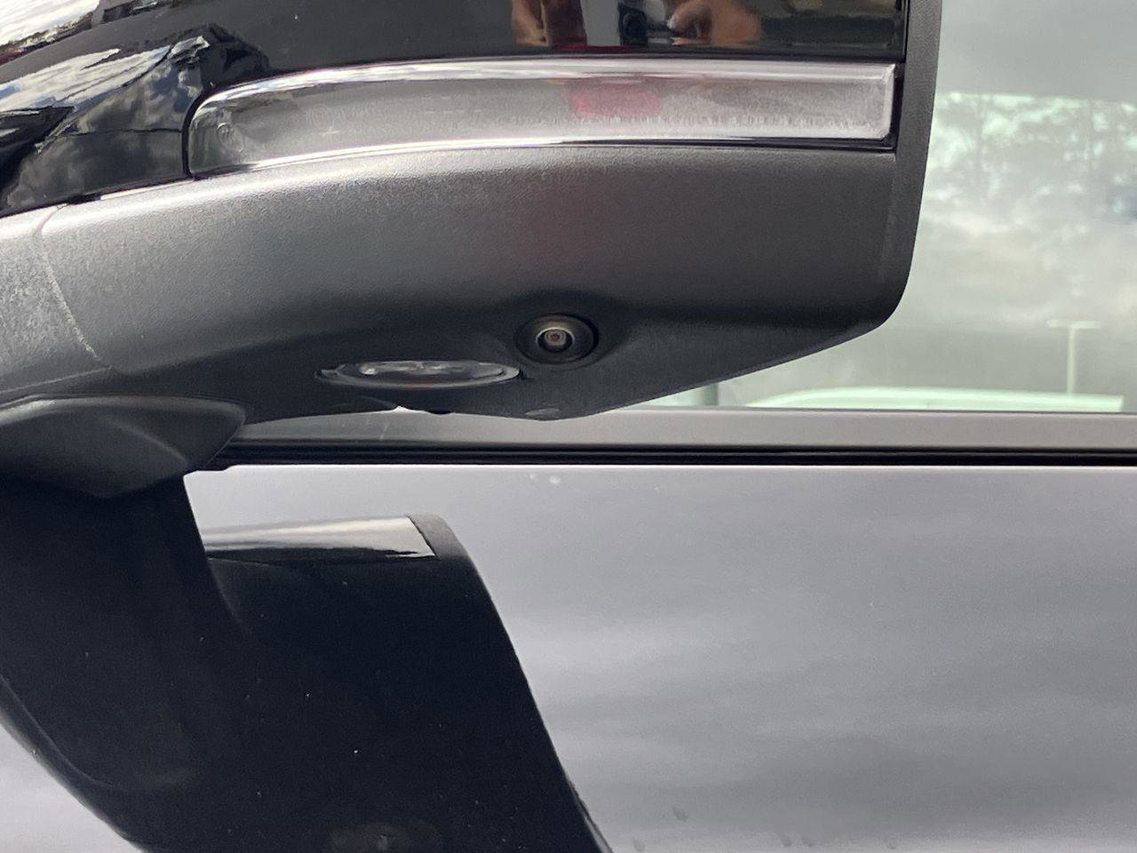 Used 2025 Ford Explorer Platinum w/ Ultimate Package image 12