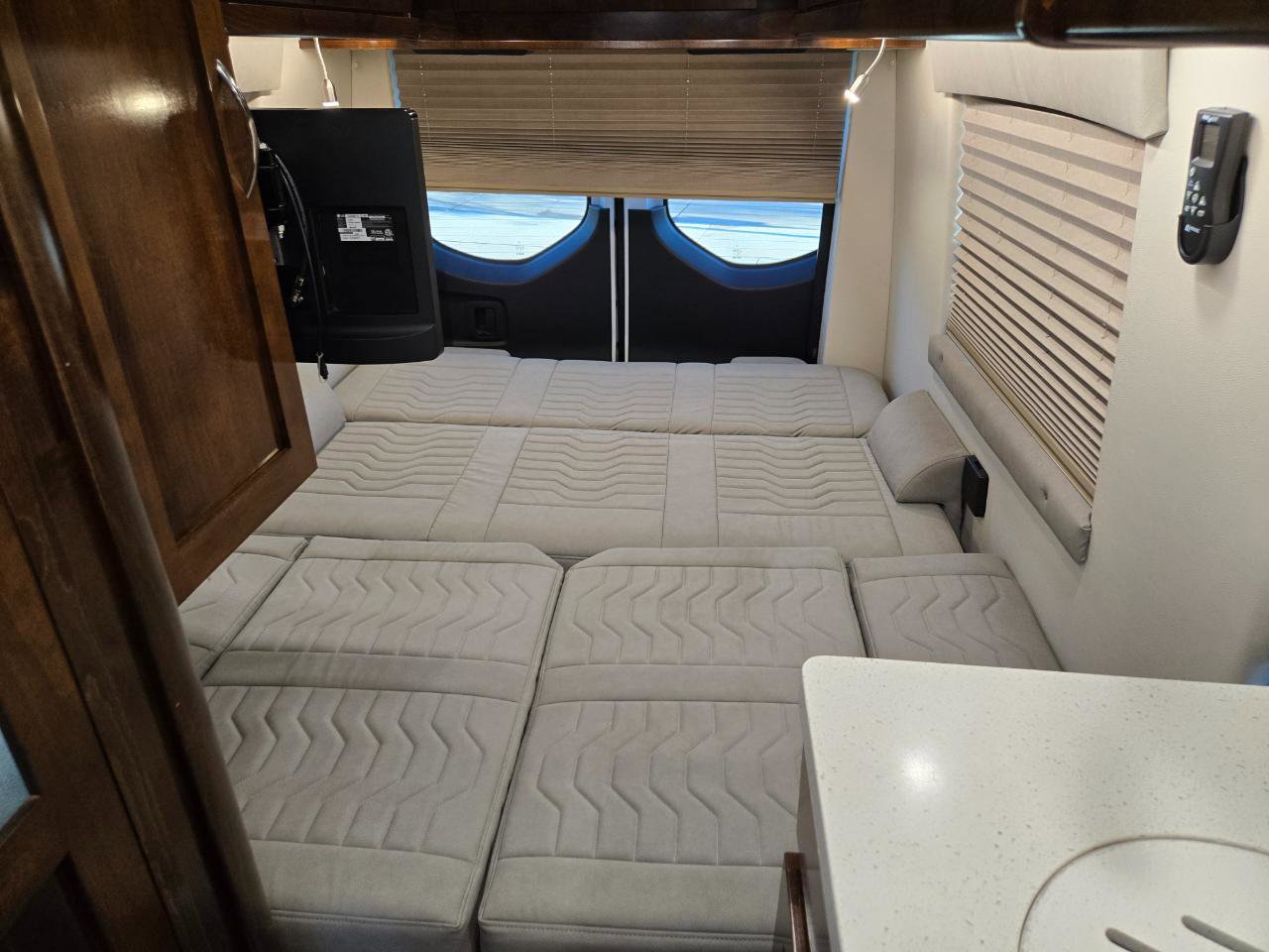 Used 2022 Mercedes-Benz Sprinter 3500 image 17