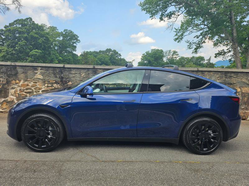 Used 2022 Tesla Model Y Long Range AWD/4WD image 8